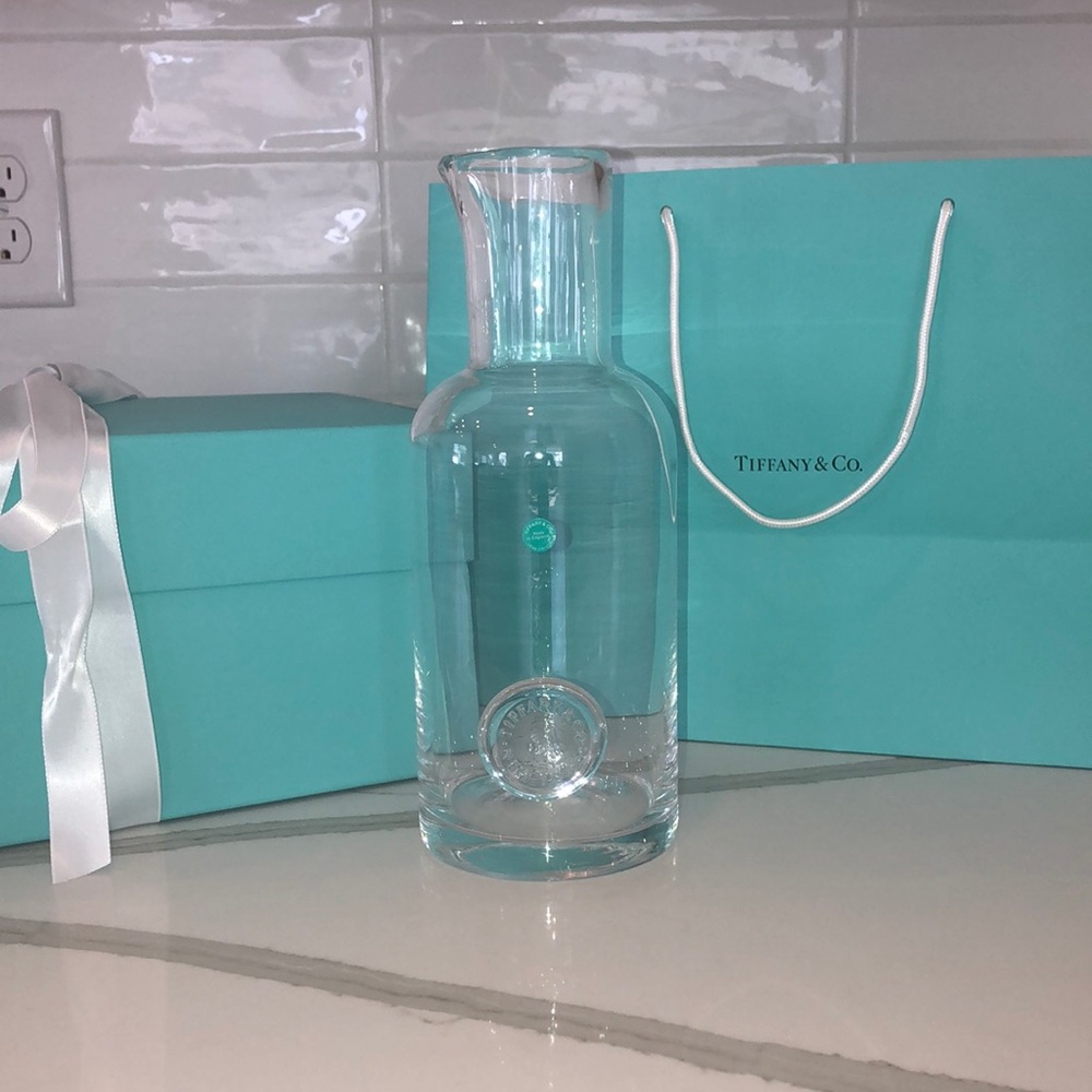 NWT 52 oz Tiffany Crystal Wine Decanter